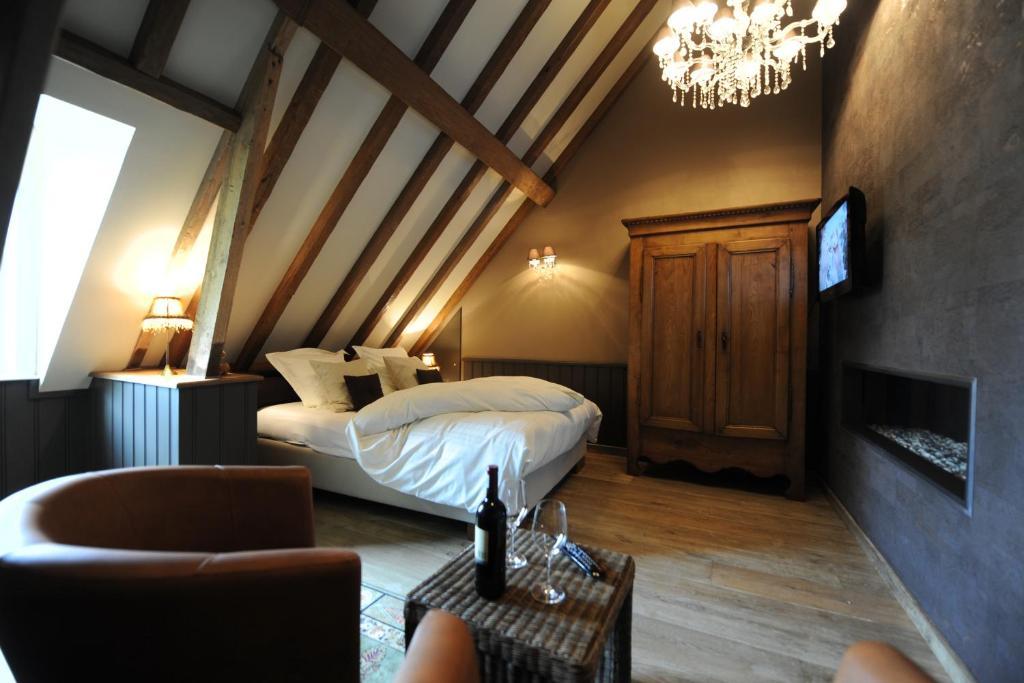 B&B De Rentmeesterhoeve Reningelst Rum bild